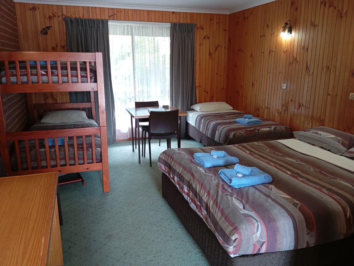 Orbost Motel Family Room for 5 Adults